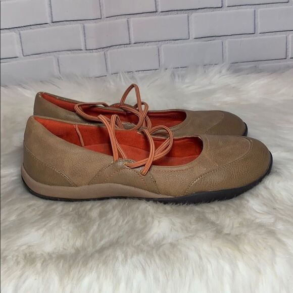 Orthaheel Melanie Tan Comfort Mary Janes S… - Picture 4 of 6
